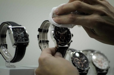 You are currently viewing How to Maintain Luxury Watches: A Comprehensive Guide