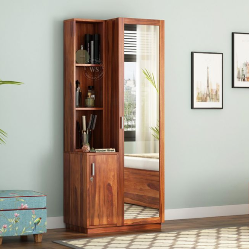 Mirror and Huge Storage Space
