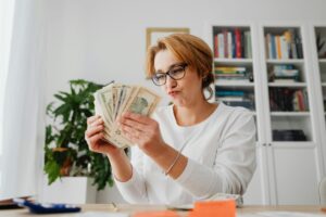 Read more about the article Positive Affirmations to Attract Abundance and Believe in Yourself